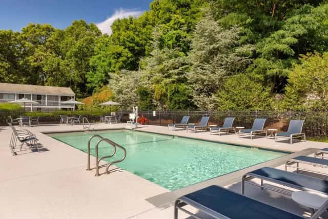 Best Western Plus Cold Spring — guest room