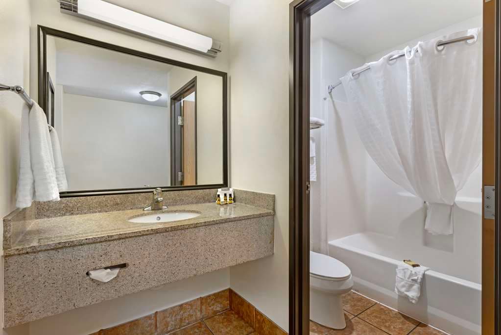 Best Western Plus Eagleridge Inn & Suites