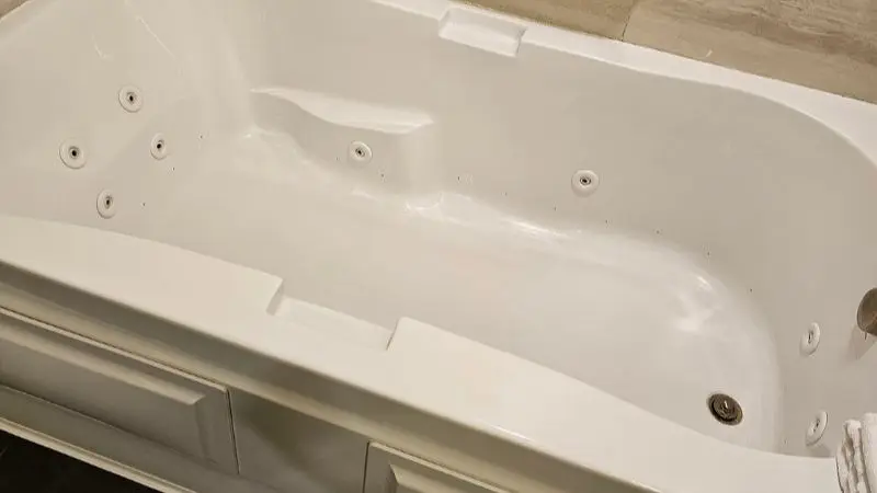 In-room hot tub at Best Western Plus Fillmore Inn & Suites in Colorado Springs, CO