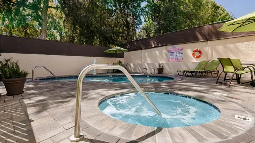 Shared outdoor hot tub at Best Western Plus Glendale