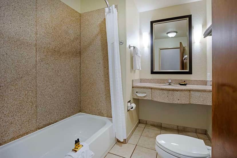 Deep soaking bathtub at Best Western Plus Guymon Hotel & Suites