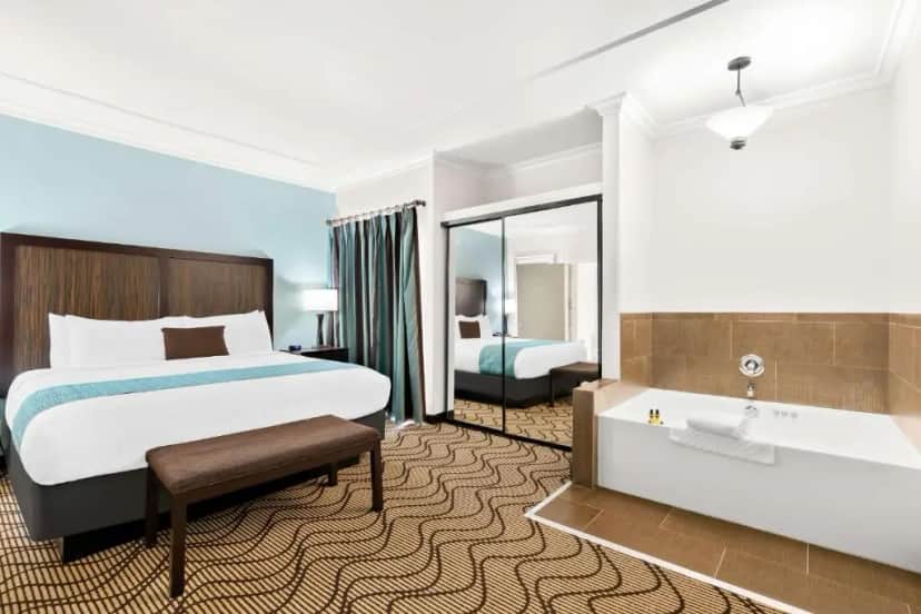 Private in-room jacuzzi tub in the King Suite with Spa Bath and Sofa Bed - Corner Room/Non-Smoking