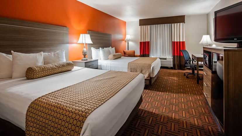 Best Western Plus Memorial Inn & Suites — guest room