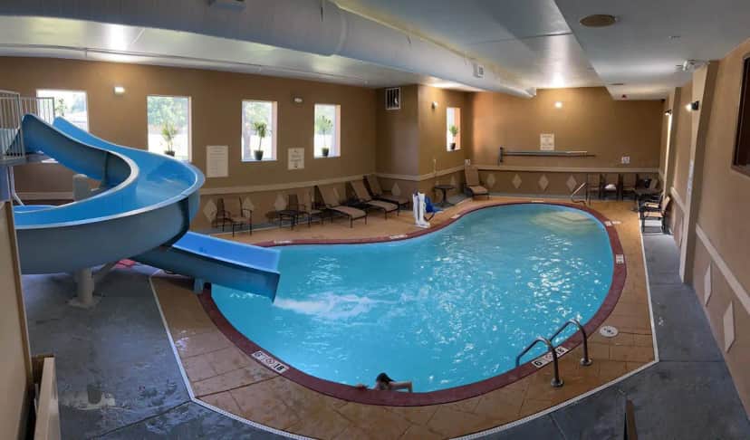 Best Western Plus Midwest Inn & Suites — pool