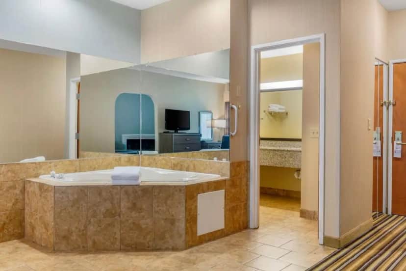 Private in-room jacuzzi tub in the King Room with Spa Bath - Non-Smoking at Best Western Plus New England Inn & Suites