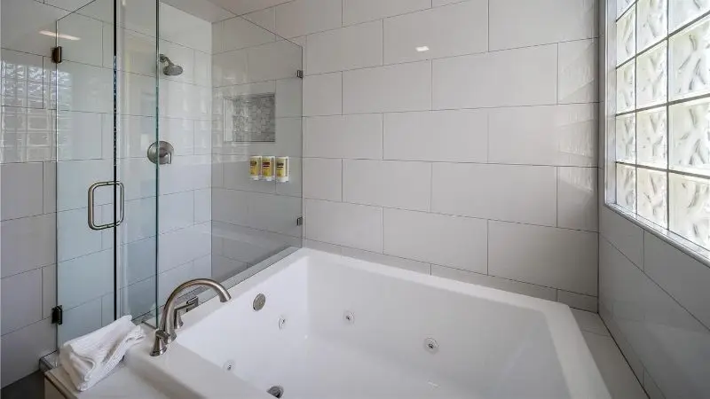 Best Western Plus Palm Court Hotel hotel photo 1 in Davis, California