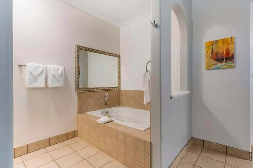 In-room hot tub at Best Western Plus Placerville Inn in Placerville, CA
