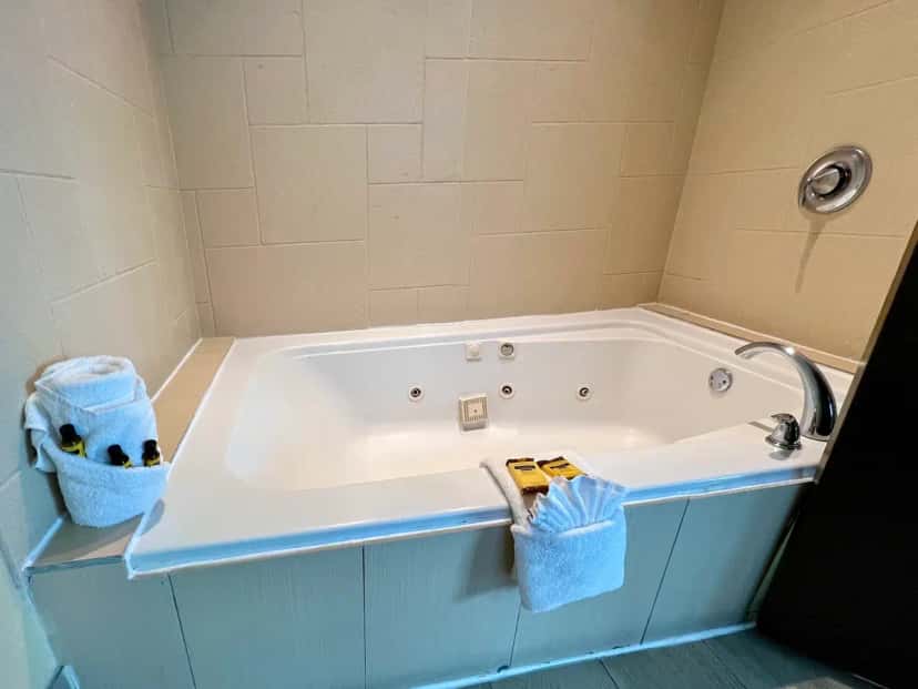 In-room jacuzzi tub at Best Western Plus Seawall Inn & Suites By The Beach in Galveston, TX