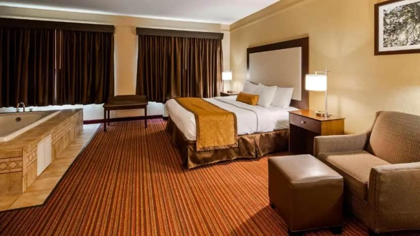Private in-room jacuzzi tub in the King Room with Spa Bath - Non Smoking at Best Western Plus Strawberry Inn & Suites