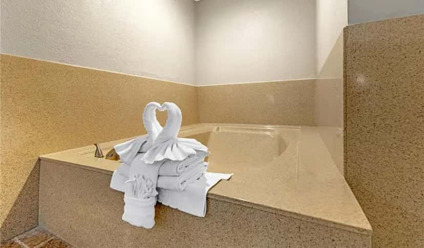 In-room hot tub at Best Western Redondo Beach Galleria Inn Hotel – Beach City La in Redondo Beach, CA