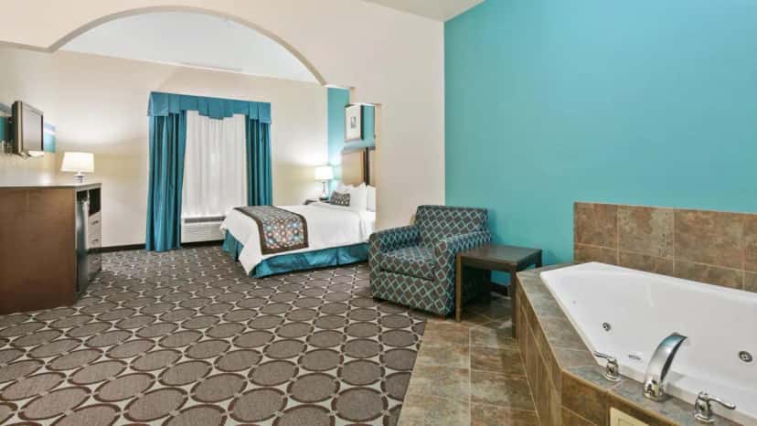 In-room jacuzzi tub at Best Western Sonora Inn & Suites in Nogales, AZ