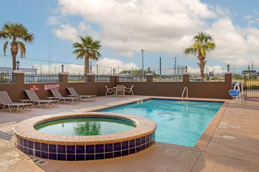 Shared outdoor hot tub at Best Western Texas City