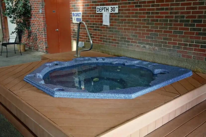 Hotels with jacuzzi in room in Billings
