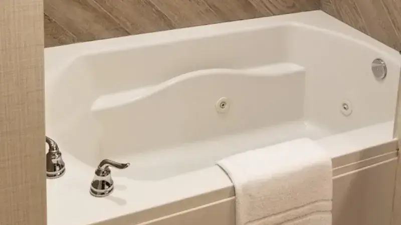 In-room hot tub at Black Fox Lodge Pigeon Forge, Tapestry Collection by Hilton in Pigeon Forge, TN