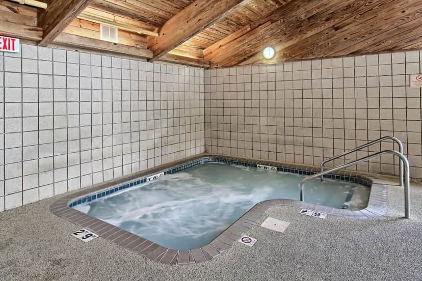 Shared indoor hot tub at Blossom Hotel & Suites Traverse City
