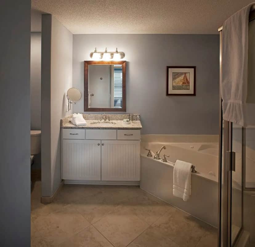 Bluewater Resort and Marina hotel photo 1 in Hilton Head, South Carolina
