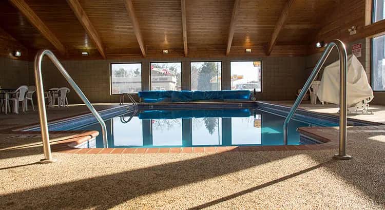 Boarders Inn & Suites by Cobblestone Hotels - Wautoma — pool