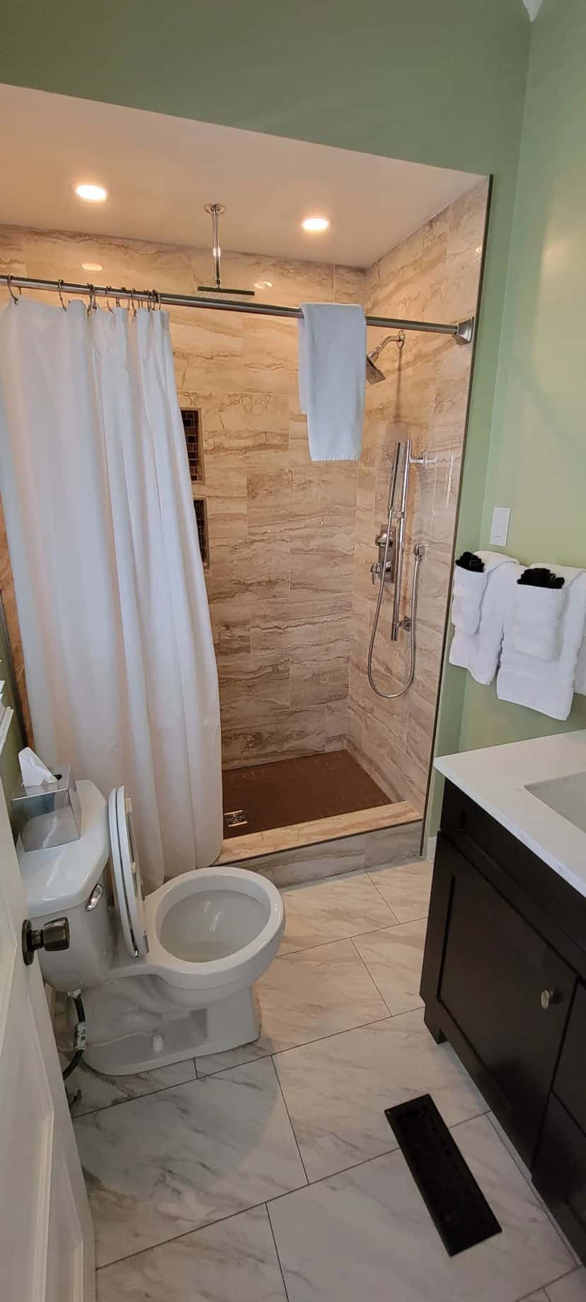 In-room jacuzzi tub at Broad River Inn in Chimney Rock, NC
