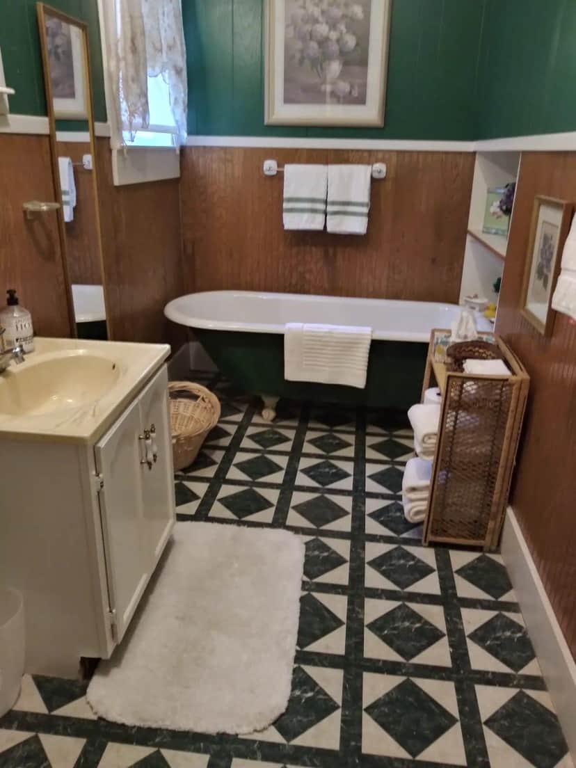 Deep soaking bathtub at Brooks House Suites