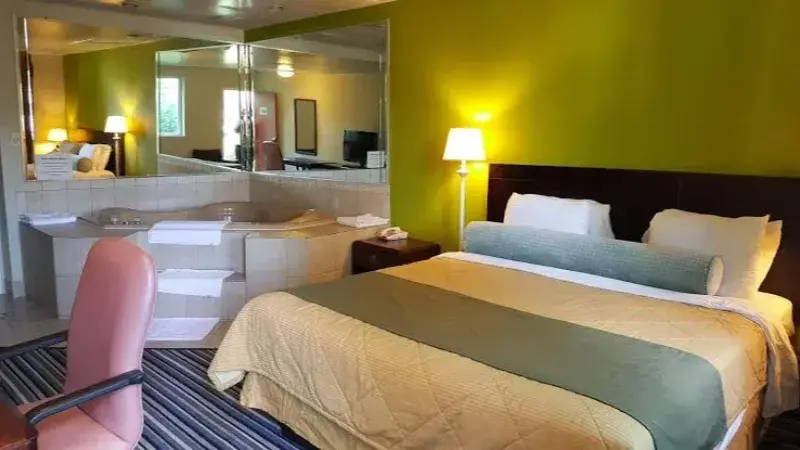 Budget Inn Falls Church hotel photo 1 in Falls Church, Virginia