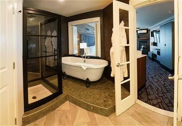 Cannery Pier Hotel & Spa soaking bathtub