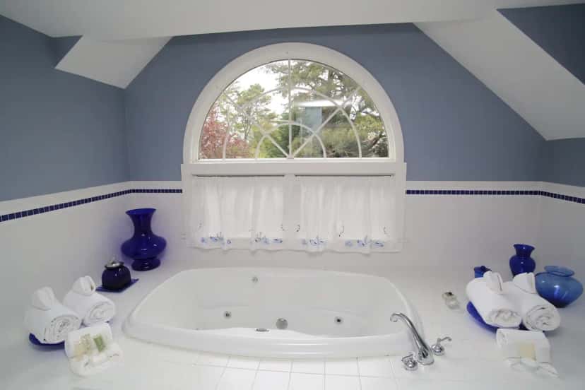 In-room jacuzzi tub at Captain's House Inn in Chatham, MA