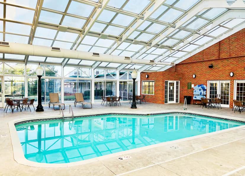 Carlisle Inn — pool