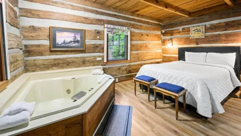 Carr’s Northside Cottages & Motel hotel photo 1 in Gatlinburg, Tennessee