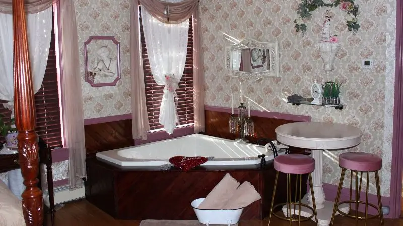 Hotels with jacuzzi in room in Palmyra