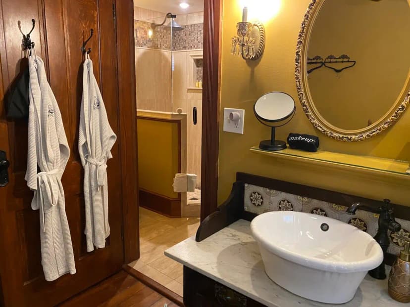 Hotels in St Augustine with a jacuzzi in the room