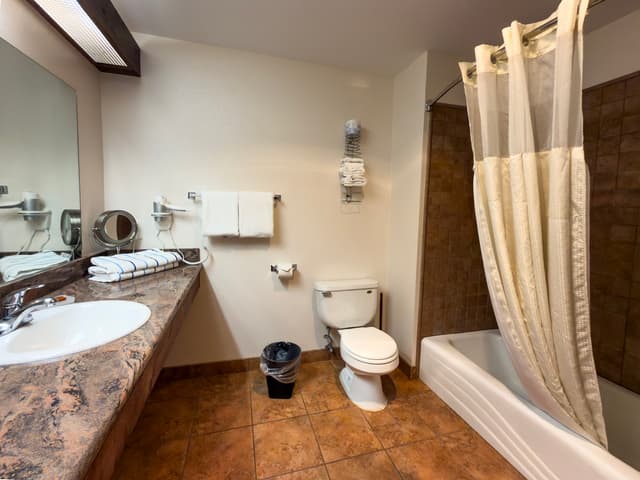 Deep soaking bathtub