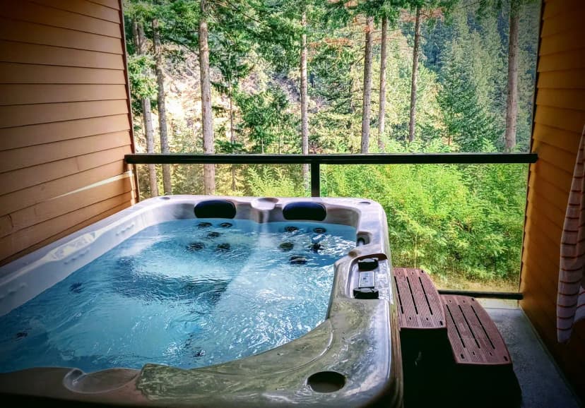 Hotels with jacuzzi in room in Carson