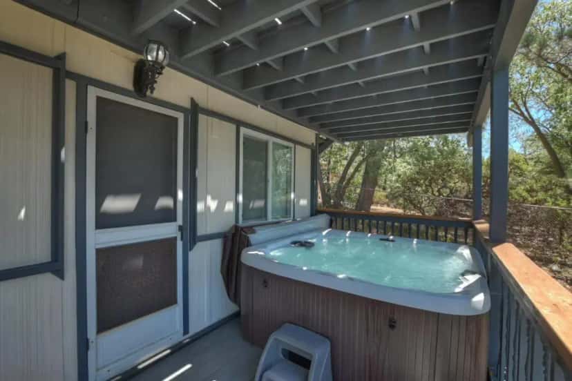 Private outdoor hot tub at Casa Del Lago - Spacious 4 Story Gated Home in Lake Arrowhead, CA