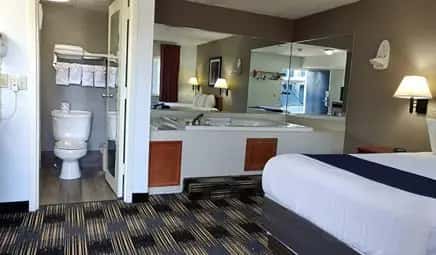 Cedar Cove hotel photo 1 in US 6 and Cedar Point Causeway, Ohio