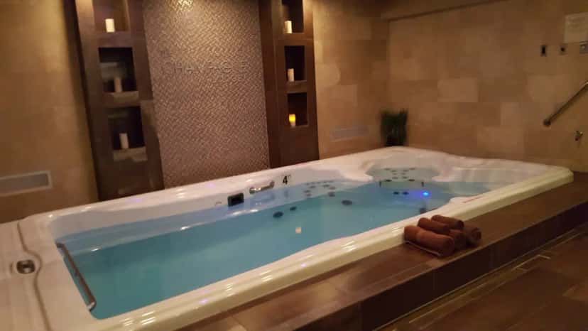 In-room hot tub at Champagne Lodge and Luxury Suites in Willowbrook, IL