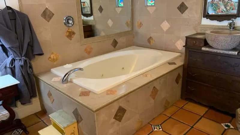 In-room hot tub at Chantico Inn in Ojai, CA