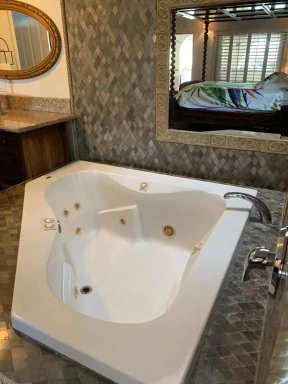 Private in-room jacuzzi tub in the Executive Suite at Chantico Inn