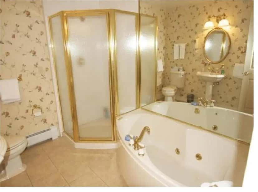 In-room hot tub at Christmas Farm Inn and Spa in Glen, NH