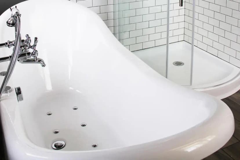 Hotels with jacuzzi in room in Williamsport