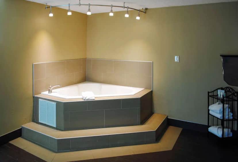Private in-room jacuzzi at Clarion Hotel Conference Center North