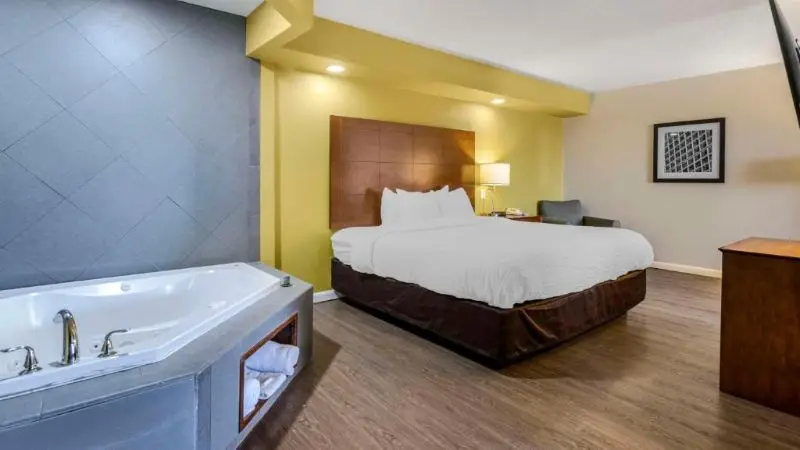 In-room hot tub at Clarion Pointe Staunton East in Staunton, VA