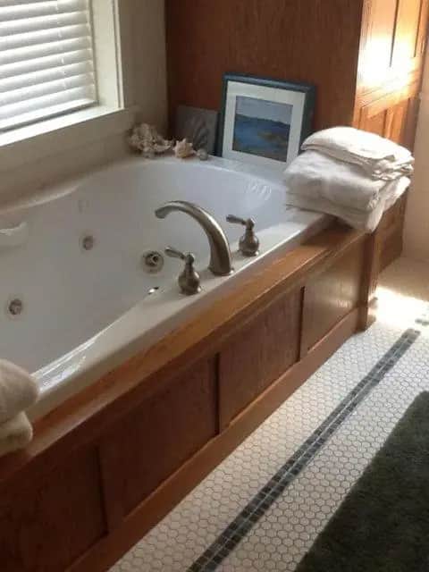 Private in-room jacuzzi tub in the Triple Room with Private Bathroom at Clary Lake Bed and Breakfast