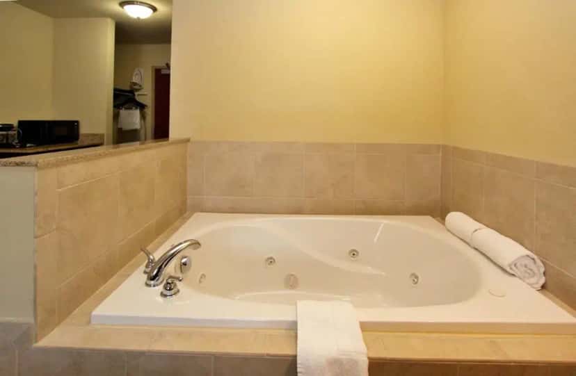 In-room hot tub at Cobblestone Inn & Suites-Fremont in Waupaca, WI