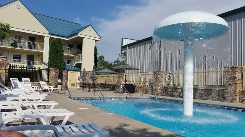 Shared outdoor hot tub at Colonial House Motel in Pigeon Forge, TN