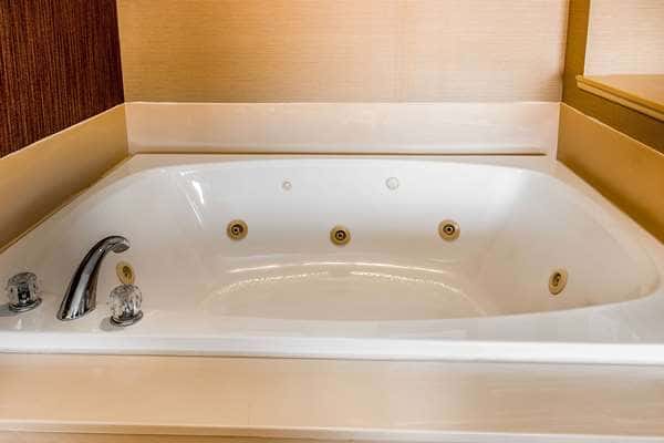 In-room hot tub at Comfort Inn in Chelsea, MI