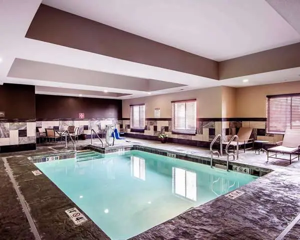 Hotels with jacuzzi in room in Alva