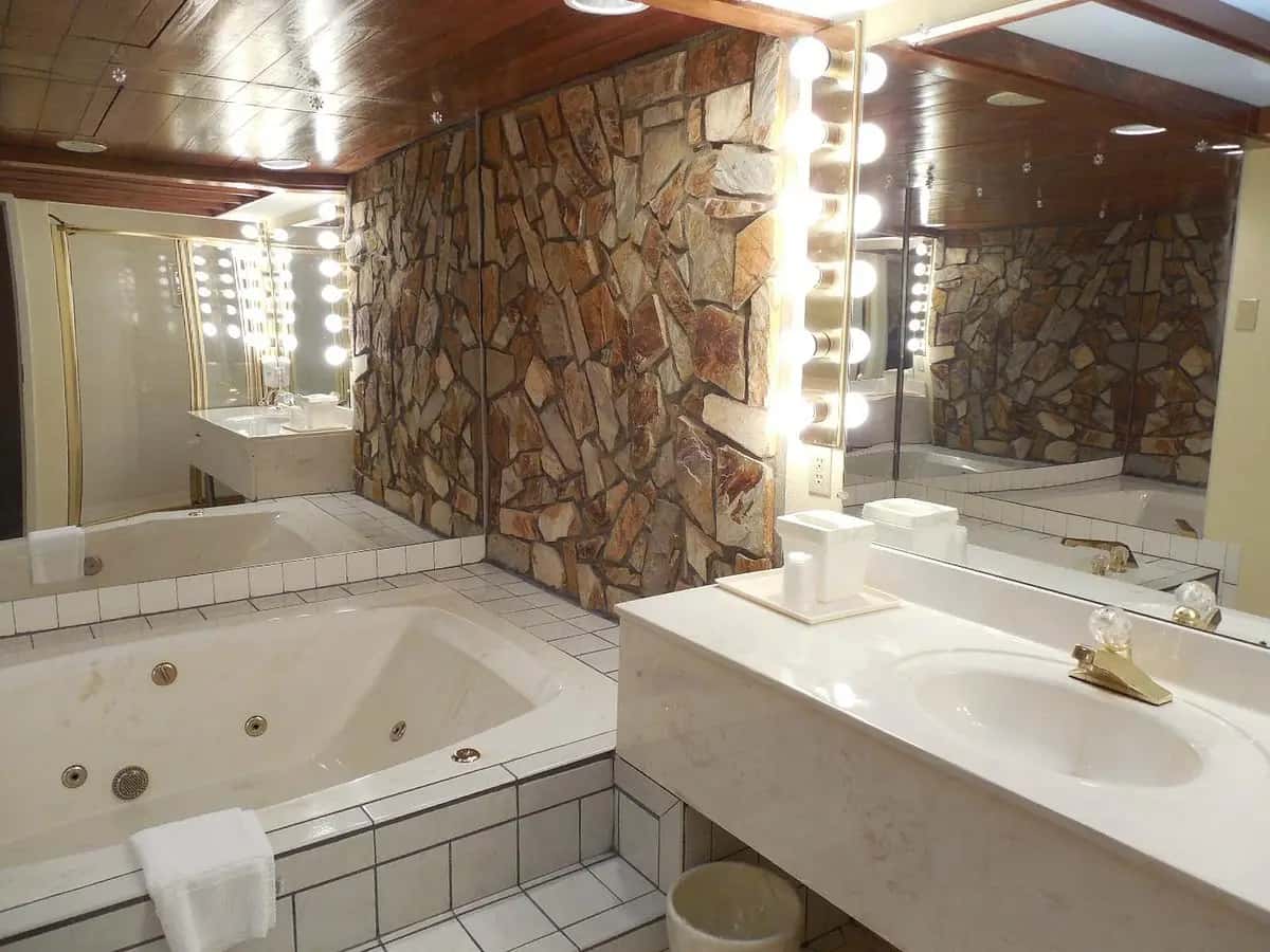 In-room hot tub at Comfort Inn & Suites- Clemson University Area in Clemson, SC