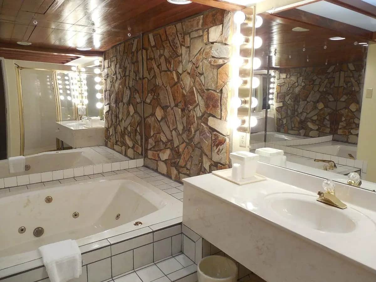 Comfort Inn & Suites- Clemson University Area — suite