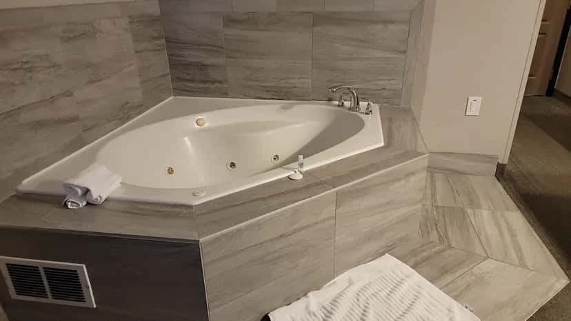 In-room hot tub at Comfort Inn & Suites in Fairburn, GA