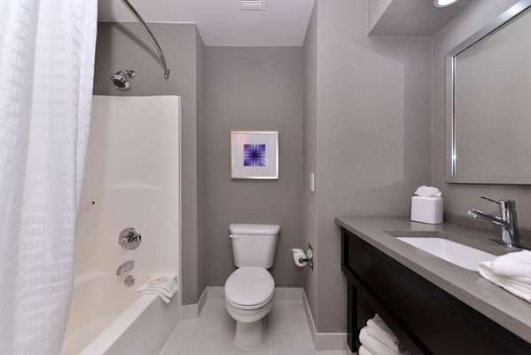 Hotels with jacuzzi in room in Frisco